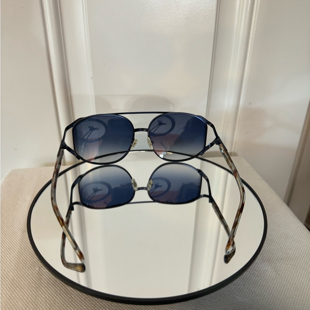 💙WILDFOX💙 Sunglasses - Picture 5 of 9